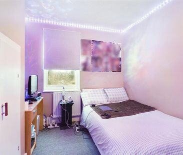 4 bedroom terraced house to rent - Photo 4