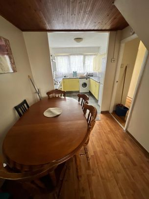 Room in a Shared Flat, Greenwood Road, E13 - Photo 1