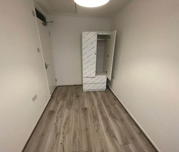 1 bedroom in a house share to rent - Photo 6