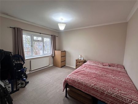 Manor House Court, Epsom, Surrey, KT18 7RN - Photo 5