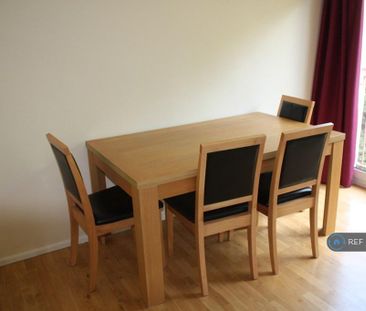 3 bedroom maisonette to rent - Photo 2