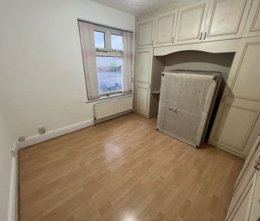 3 Bedroom Terraced - Photo 5