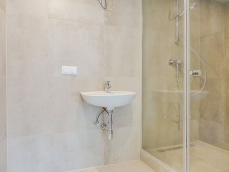 Gut aufgeteilte 3 Zimmerwohnung mit Freifläche und Grünblick - Erstbezug beim Rosenhügel - Photo 3