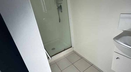 Quiet & Tidy 1-Bedroom Flat in Friendly Community - Photo 5