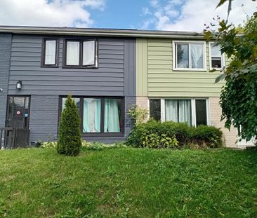 For Lease - 12 Chevron Crescent, Toronto, Ontario - Photo 6