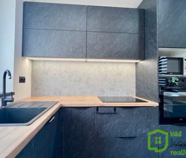 Pronájem moderního bytu 2+kk s balkonem, dvěma parkovacími místy a ... - Photo 6