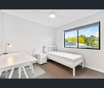 18C Hoogley Street (Room 4), West End, Qld 4101 - Photo 3