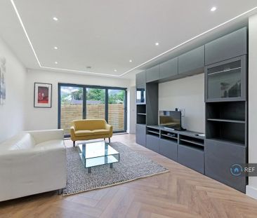 3 bedroom semi-detached house to rent - Photo 2