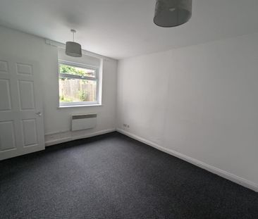 2 Beds - Apartment - - Photo 3