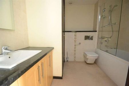 Whitecroft, Horley, RH6 - Photo 5