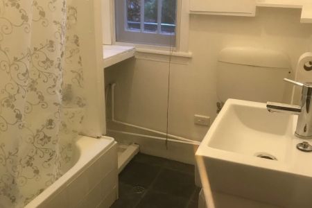 Charming Cottage Centrally Located In Hazelbrook! - Photo 5