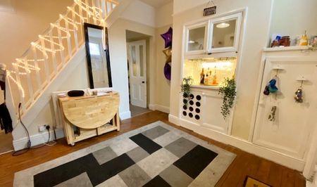 Charming 3-Bedroom Terraced Home Just Off Ecclesall Road - Photo 2