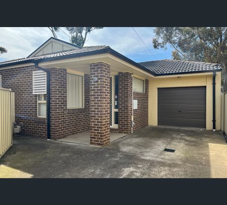 12/11 Monckton Place, Caroline Springs, Vic 3023 - Photo 3
