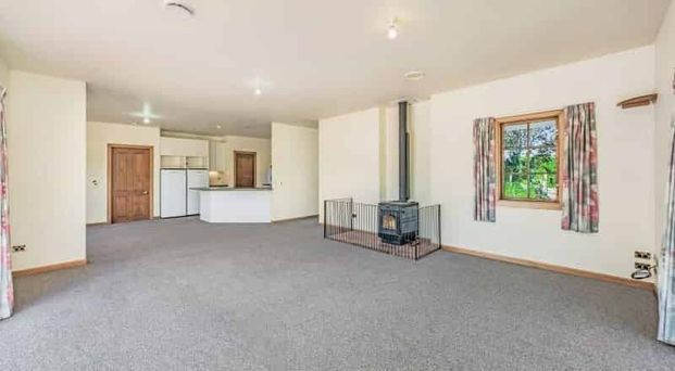 SOUTHBRIDGE – COUNTRY LIVING, MODERN, THREE BEDROOMS, TWO BATHROOMS, PADDOCKS, BRING THE HORSES - Photo 1