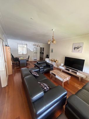 Avondale Heights - Photo 1