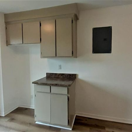 N-Rosemont 4.5 HAUT TRIPLEX près de tout; pas besoin de voiture! - Photo 3