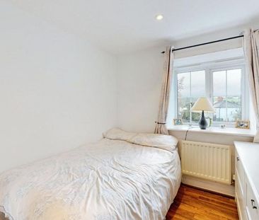 4 bedroom semi-detached house to rent - Photo 6