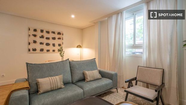 2 room luxury Flat for rent in Madrid, Autonomous Region of Madrid - Photo 1