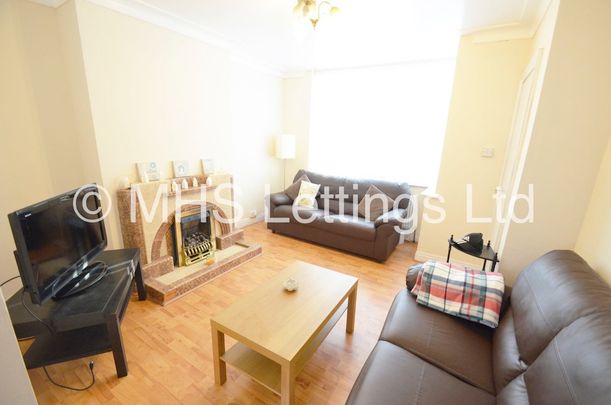 2 Bedroom Mid Terraced House for rent in Park View Avenue - Photo 1