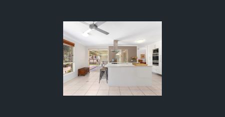 Spacious Family Living in Quiet Location - Photo 5