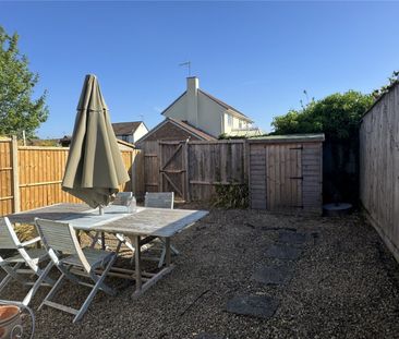 Milford Close, - Photo 1