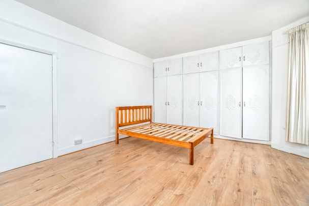 5 Bed Terraced House, Sach Road, E5 - Photo 1