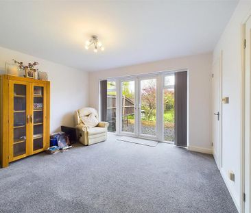 3 bedroom semi-detached house to rent - Photo 6