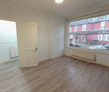 4 Bed Terraced House, Rosebery Avenue, N17 - Photo 2