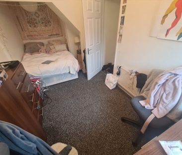 6 Bed - 14 Ashville View, Hyde Park, Leeds - LS6 1LT - Student - Photo 2