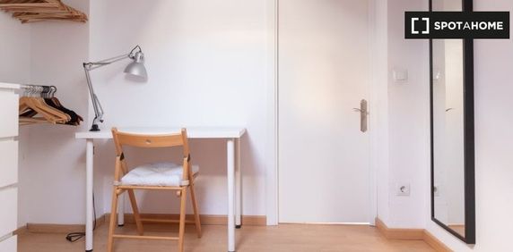 madrid, Community of Madrid 28013 - Photo 2