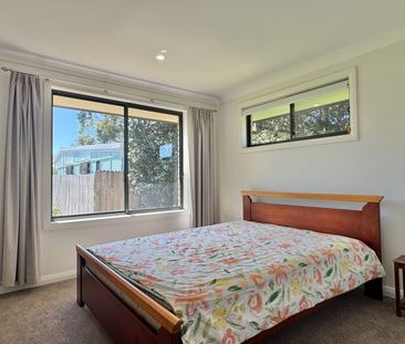 DELIGHTFUL FAMILY HOME - Photo 4