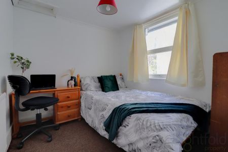 4 bedroom terraced house to rent - Photo 4
