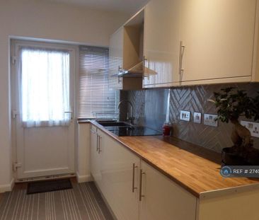 Studio to rent - Photo 2