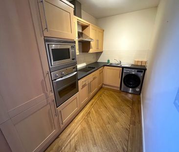 New Hall Lane, Preston - Photo 6