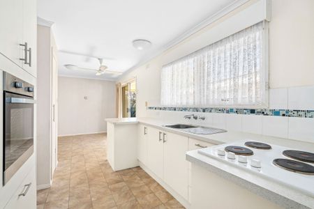 Family living in Belmont's heart - Photo 5