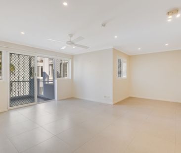 BEACHSIDE APARTMENT - RAINBOW BAY - Photo 3