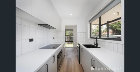 Beautifully Renovated Family home in the heart of Sunshine West - Photo 2