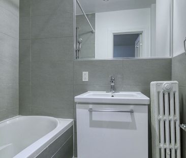 3710-3730 Queen Mary - Photo 3