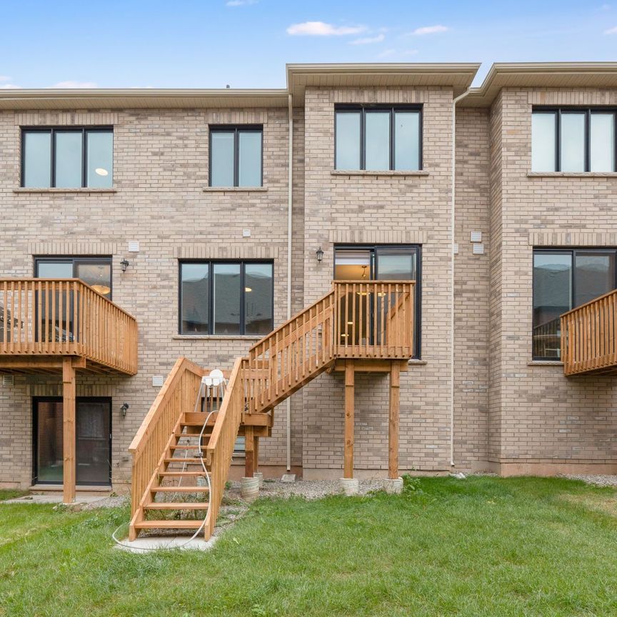 For Lease - 3079 Langdon Road, Oakville, Ontario - Photo 1