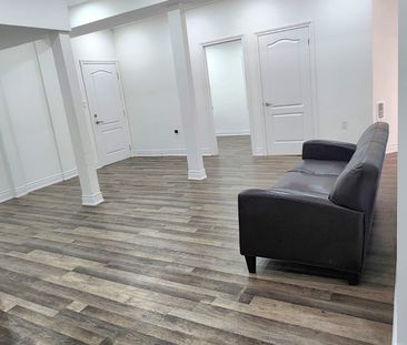 For Lease - 40 Lowell Crescent, Brampton, Ontario - Photo 3