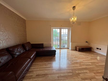 2 Bed Flat, Regal Row, SE15 - Photo 2