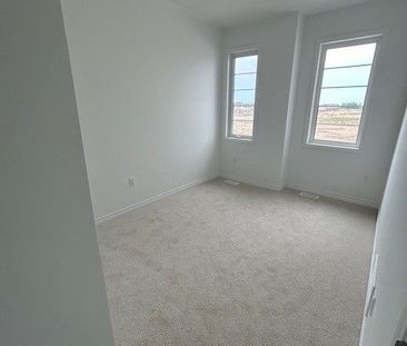 For Lease - 384 MADELAINE Drive, Barrie, Ontario - Photo 4