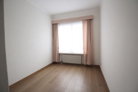 APPARTEMENT MET 3 SLAAPKAMERS IN CENTRUM IEPER - Photo 3