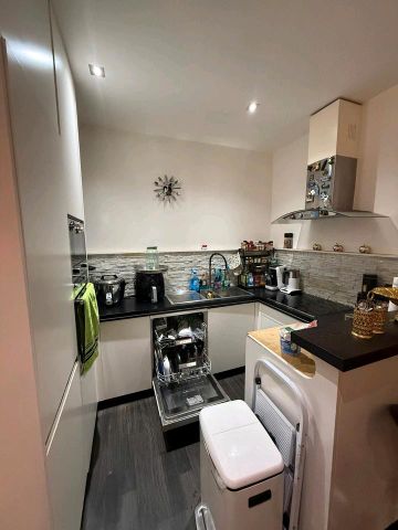 Ich biete eine wunderschöne 4 Zimmer whg.in lierenfeld an - Foto 4