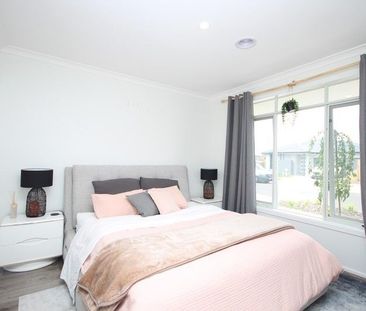 STYLISH HOME - Photo 3