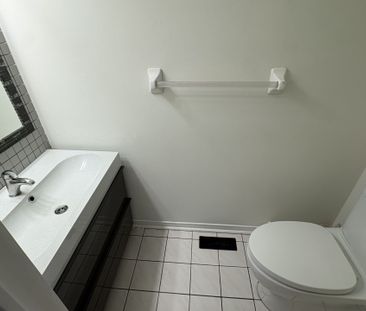 For Lease - 124 Robbinstone Drive, Toronto, Ontario - Photo 6