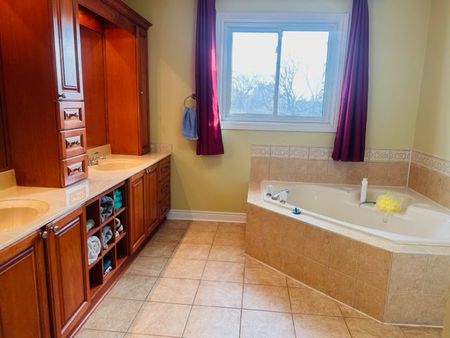 For Lease - 15 Lord Simcoe Drive, Brampton, Ontario - Photo 4