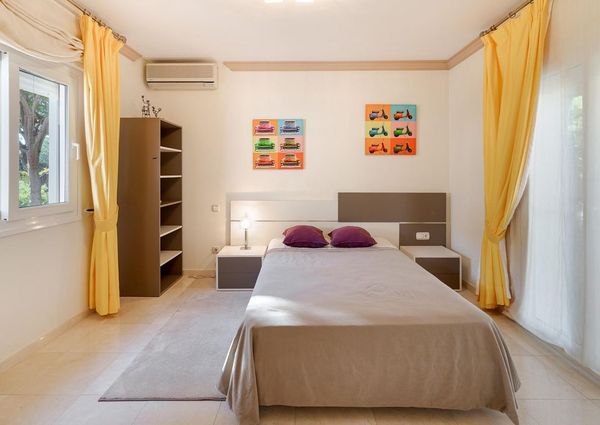 5 bedroom luxury Villa for rent in Marbella Del Este, Andalusia