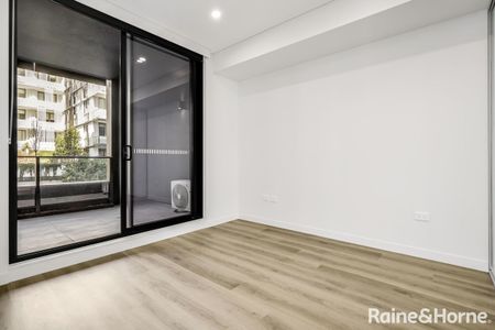 Modern Apartment With Luxury Finishing's Throughout - Photo 4