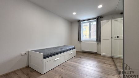 Pronájem bytu 3+1 66 m² - Photo 2